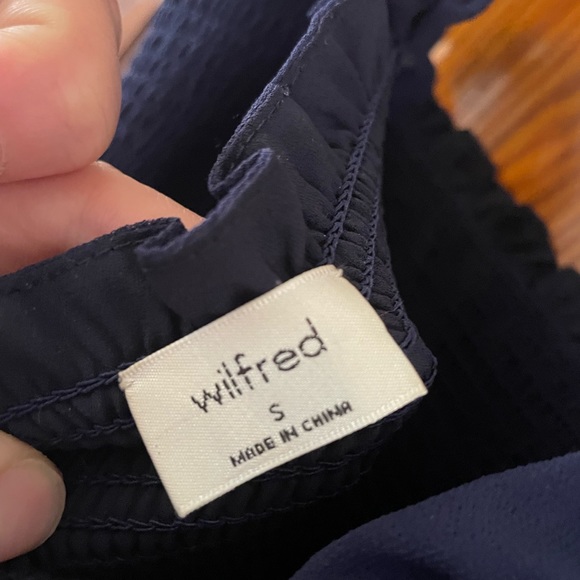 Navy Blue Aritzia Wilfred fitted dress - Picture 3 of 4